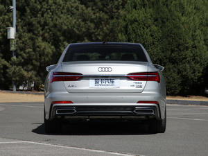 201945 TFSI quattro xӸ 	