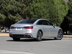 201945 TFSI quattro xӸ w^