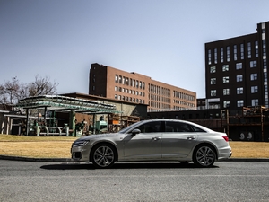 201945 TFSI quattro xӸ w^