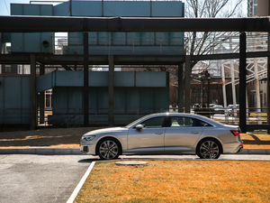 201945 TFSI quattro xӸ w^