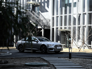 201945 TFSI quattro xӸ w^