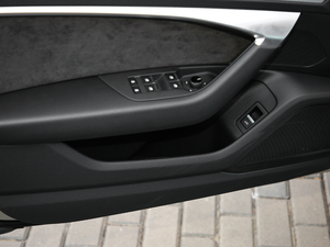 201945 TFSI quattro xӸ ǰTg