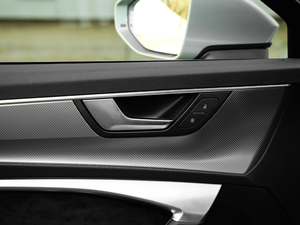 201945 TFSI quattro xӸ g