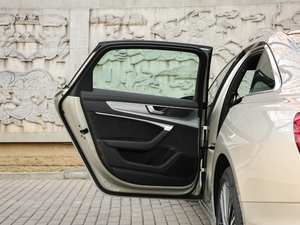 201945 TFSI quattro xӸ ܇T