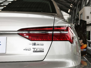 201945TFSI quattro x β