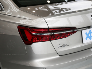 201945TFSI quattro x ^