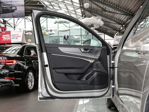 201945TFSI quattro x {λ܇T