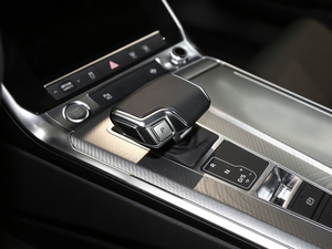 201945TFSI quattro x QU