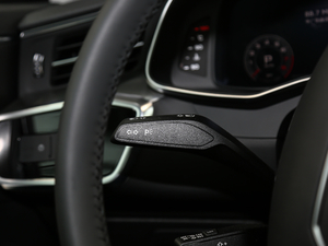 201945TFSI quattro x п؅^