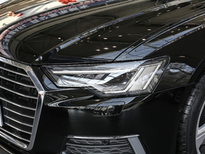 201945TFSI quattro  ^