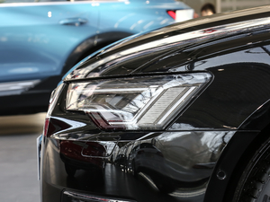 201945TFSI quattro  ^