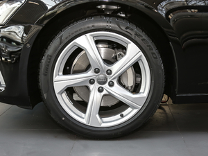 201945TFSI quattro  ݆Ȧ