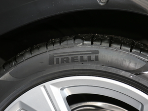 201945TFSI quattro  ݆̥Ʒ