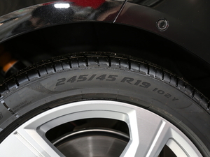 201945TFSI quattro  ݆̥ߴ