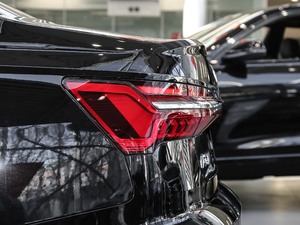 201945TFSI quattro  ^