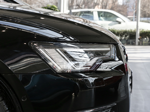 201945TFSI quattro  ^