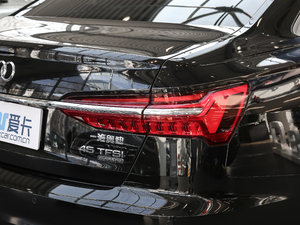 201945TFSI quattro  (ji)^