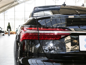 201945TFSI quattro  (ji)^