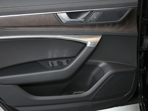 201945TFSI quattro  g