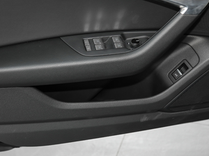 201945TFSI quattro  ǰTg