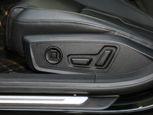 201945TFSI quattro  {{