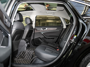 201945TFSI quattro  ſg