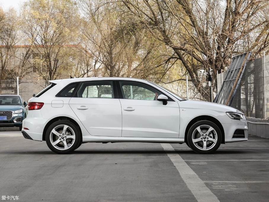 2019WA3 Sportback 35 TFSIr V