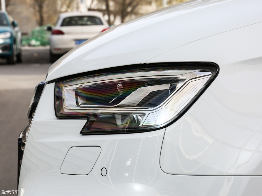 2019��W��A3 Sportback 35 TFSI�r���� ��V