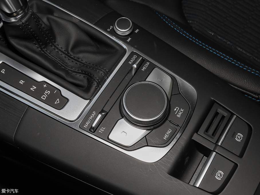 2019��W��A3 Sportback 35 TFSI�r���� ��V