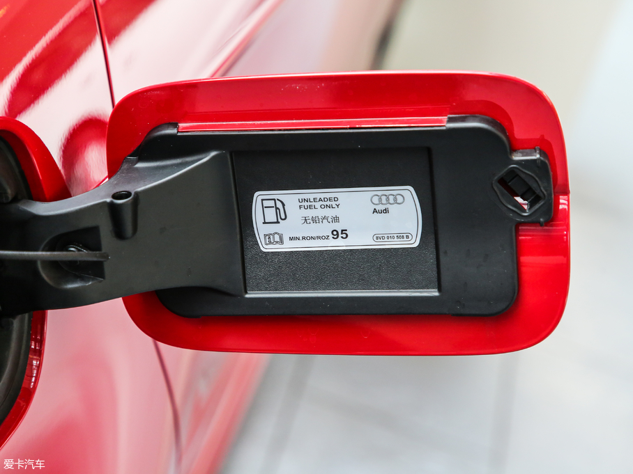 2019��W��A3 Sportback 35 TFSI�r���� ��V