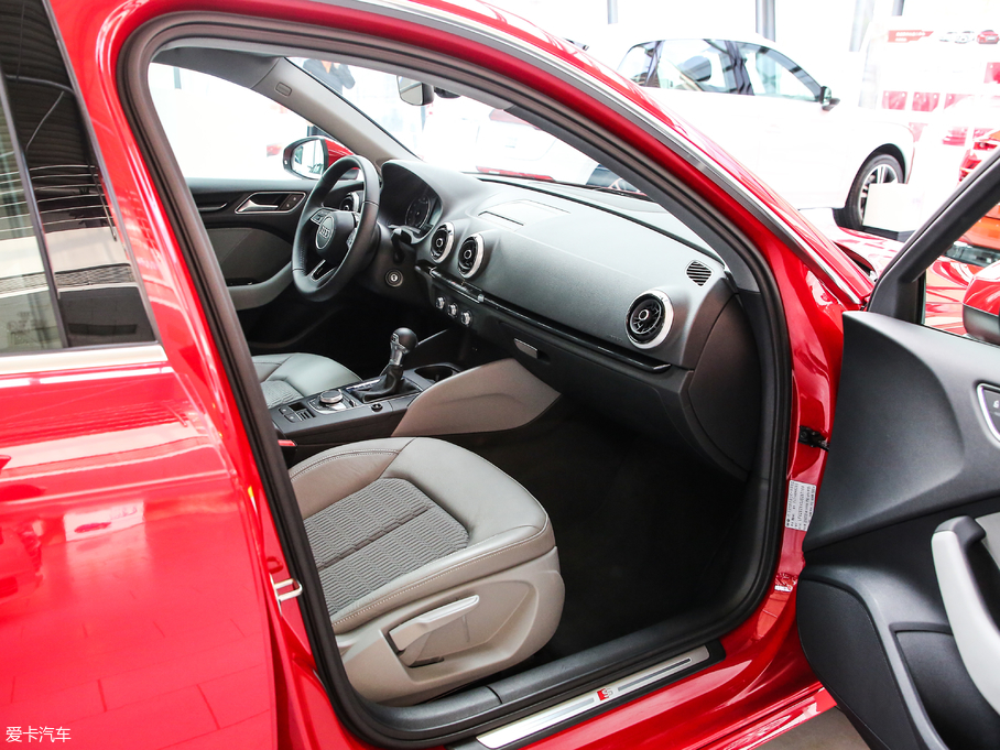 2019WA3 Sportback 35 TFSIr V