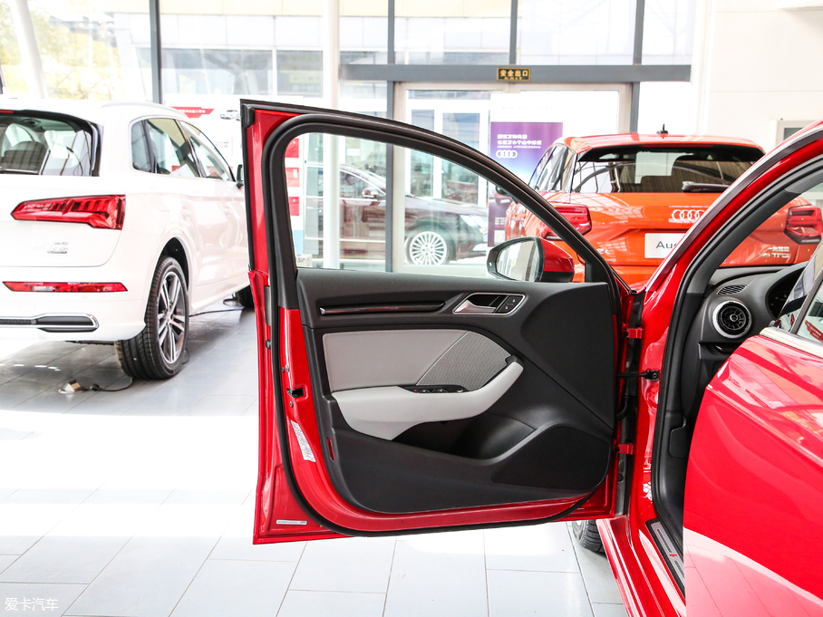 2019?yun)WA3 Sportback 35 TFSIr(sh) V