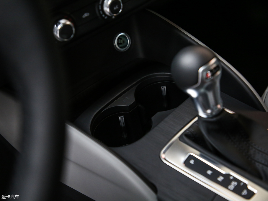 2019��W��A3 Sportback 35 TFSI�r���� ��V