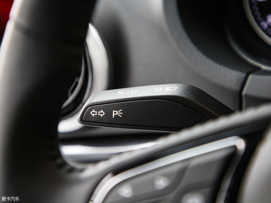 2019��W��A3 Sportback 35 TFSI�r���� ��V