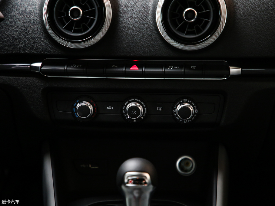 2019��W��A3 Sportback 35 TFSI�r���� ��V