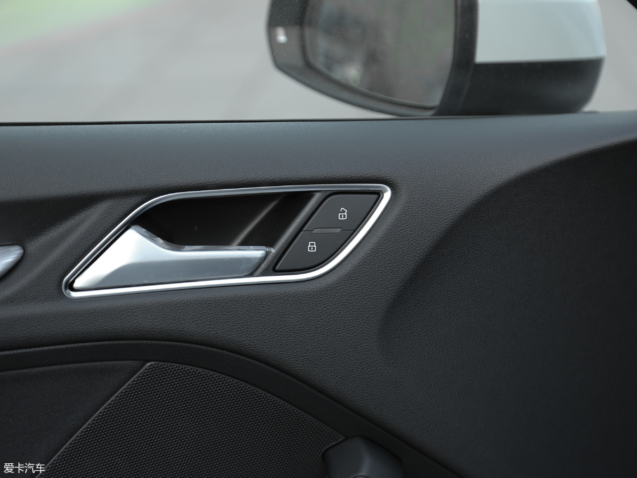 2019��W��A3 Sportback 35 TFSI�\���� ��VI