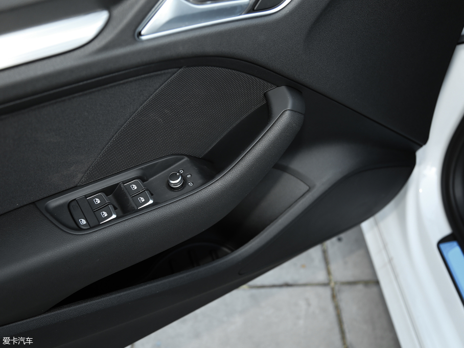 2019��W��A3 Sportback 35 TFSI�\���� ��VI