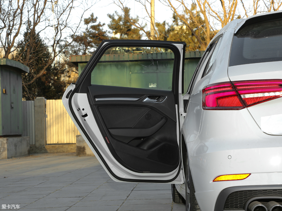 2019WA3 Sportback 35 TFSI\ VI