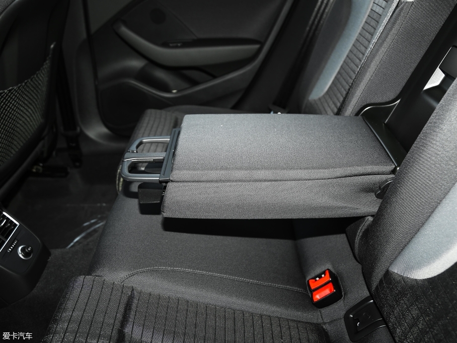 2019��W��A3 Sportback 35 TFSI�\���� ��VI