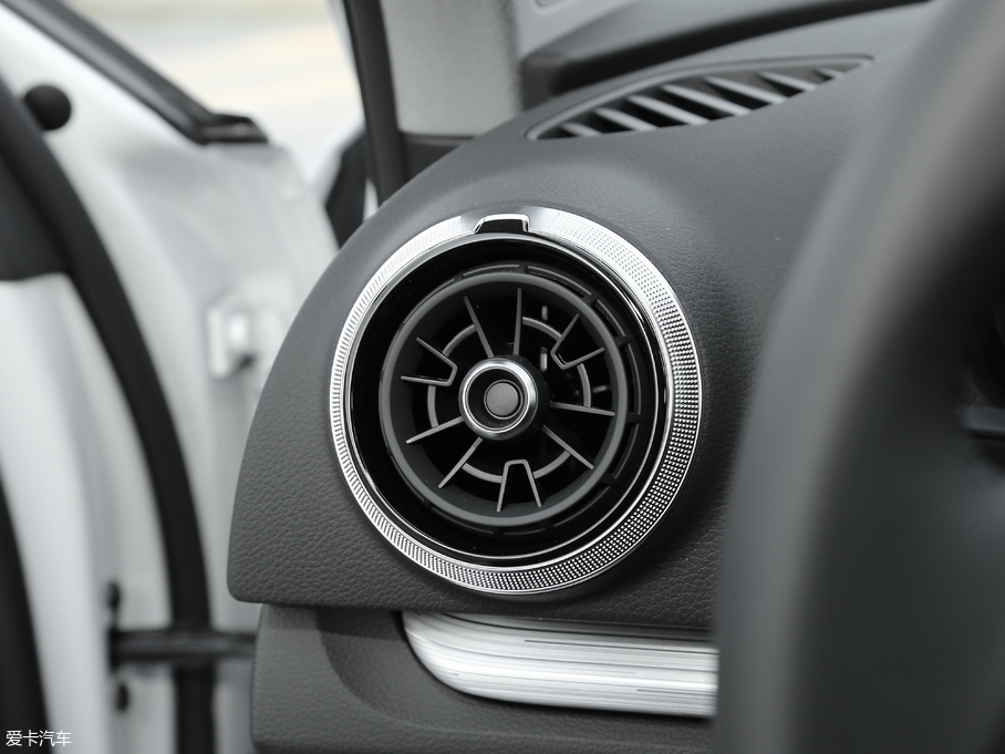 2019WA3 Sportback 35 TFSI\ VI