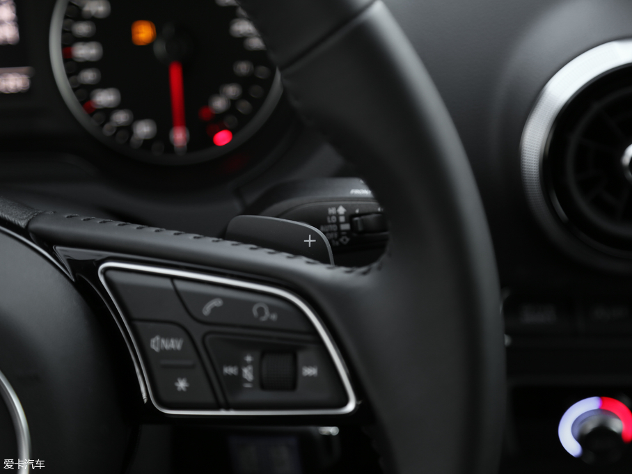 2019��W��A3 Sportback 35 TFSI�\���� ��VI