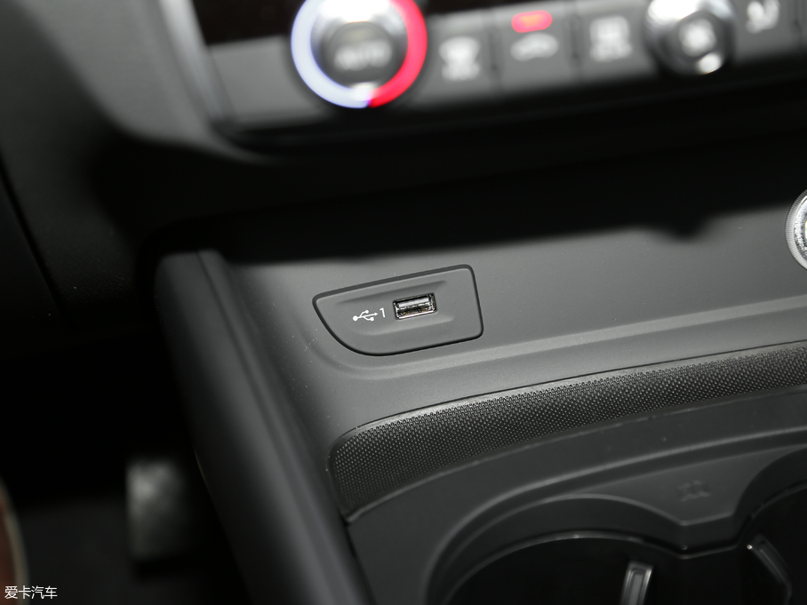 2019��W��A3 Sportback 35 TFSI�\���� ��VI