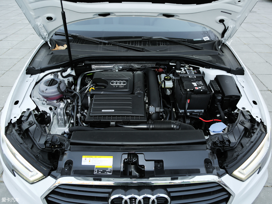 2019��W��A3 Sportback 35 TFSI�\���� ��VI