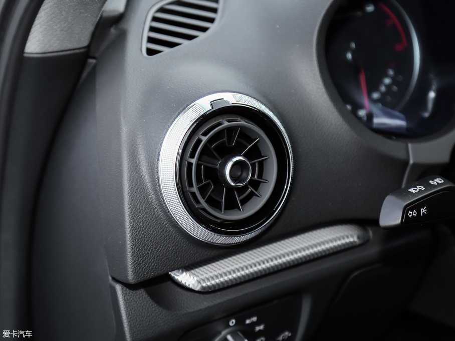 2019WA3 Sportback 35 TFSIL VI