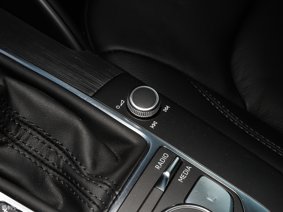 2019��W��A3 Sportback 35 TFSI�L���� ��VI