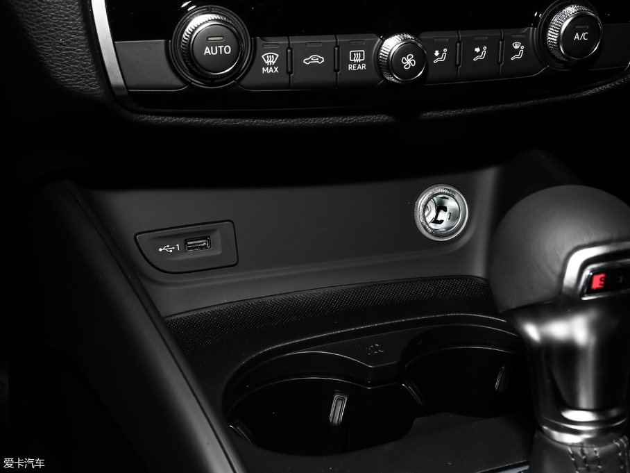 2019?yun)WA3 Sportback 35 TFSIL(fng) (gu)VI