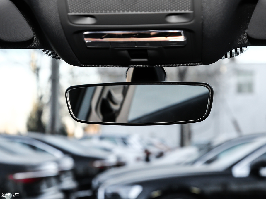 2019?yun)WA3 Sportback 35 TFSIL(fng) VI