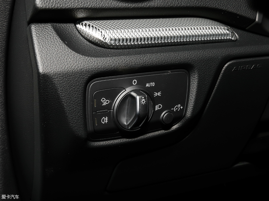 2019��W��A3 Sportback 35 TFSI�L���� ��VI