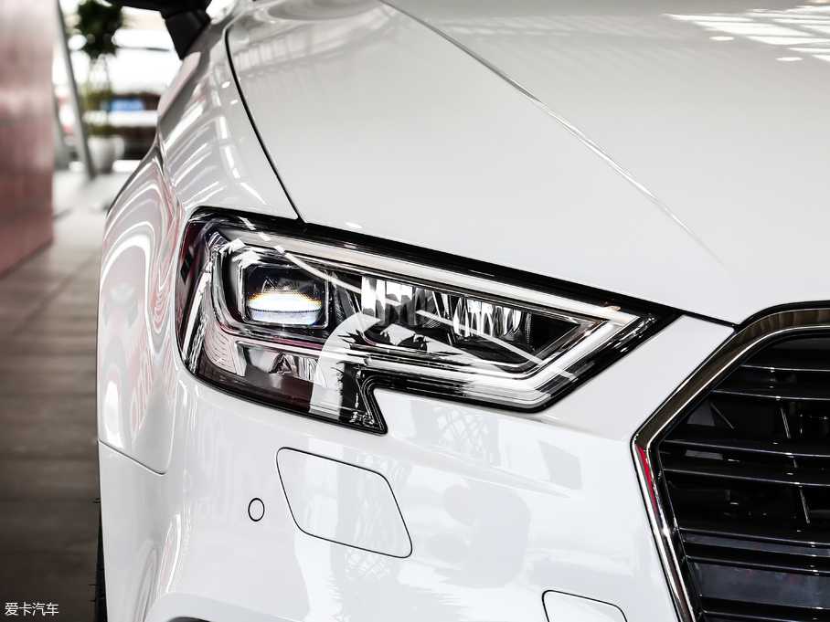 2019WA3 Sportback 40 TFSI\ VI