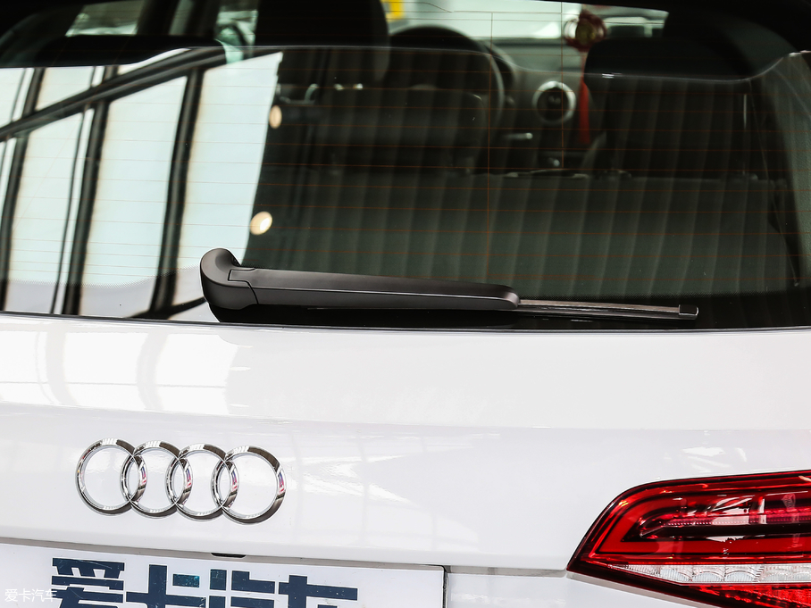 2019��W��A3 Sportback 40 TFSI�\���� ��VI